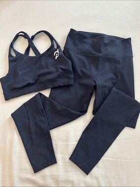 Peloton Navy Leopard-Print Sports Bra and Leggings Set